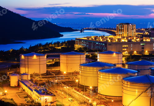 Preview: Oil tanks for cargo service at night