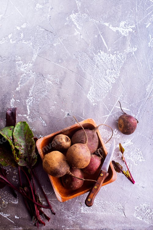 Preview: Fresh organic beet, beetroot. Grey rustic wooden background.