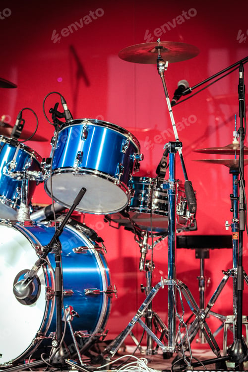 Preview: Drumkit in front of Blue Background