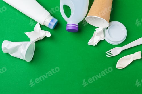 Preview: Recyclable garbage consisting of plastic and paper