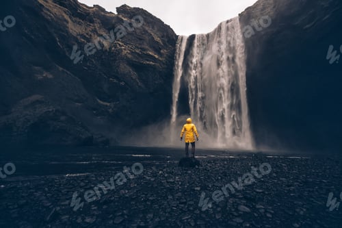 Preview: Explorer on the icelandic tour, traveling across iceland discovering natural destinations