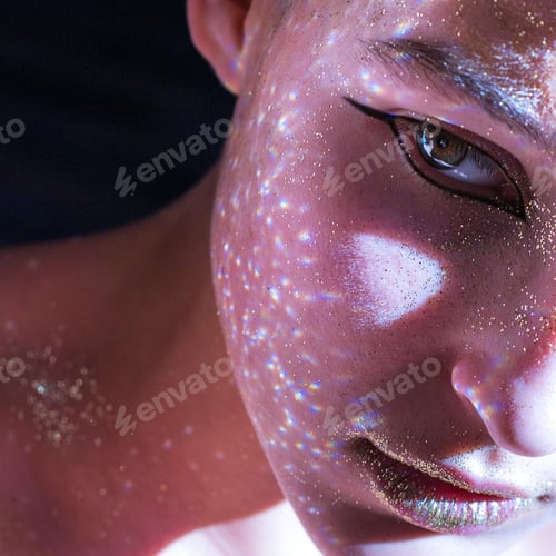 Preview: Photo Portrait Close-Up Woman Face In Sparkles