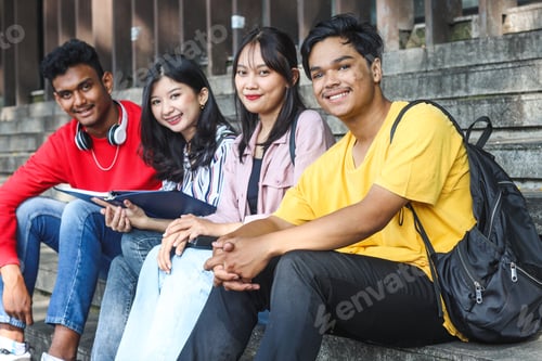 Preview: Multiethnic college students
