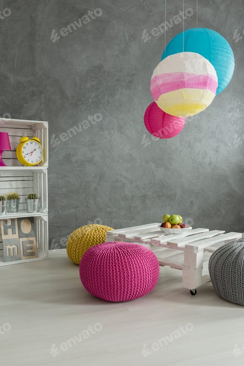 Preview: Crate, paper and wool