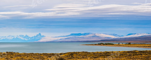 Preview: Estancia by Lago Viedma (Viedma Lake) with Mount Fitz Roy (aka Cerro Chalten) behind, El Chalten, Pa