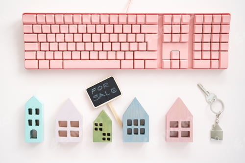 Preview: Mini colorful houses and pink keyboard