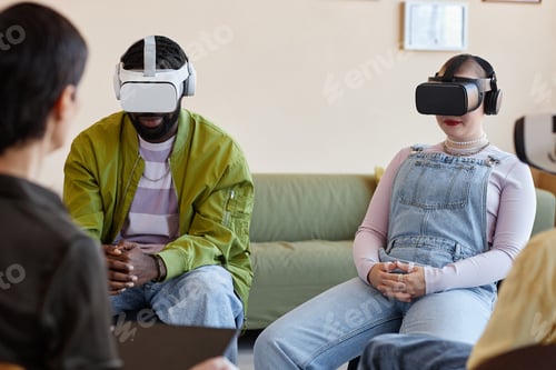 Preview: People in VR glasses talking to psychologist