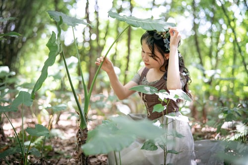 Preview: Girl in the woods