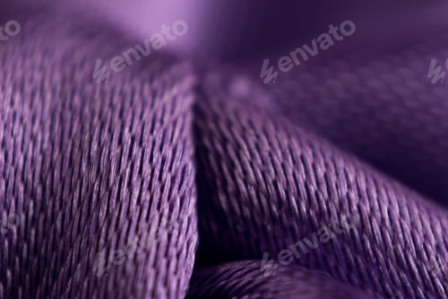 Preview: Vibrant, purple ribbon bow in close-up detail