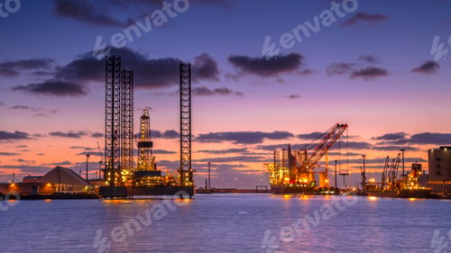 Preview: Oil drilling rig construction site