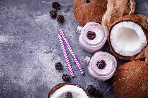 Preview: Smoothie with blackberries and coconut milk
