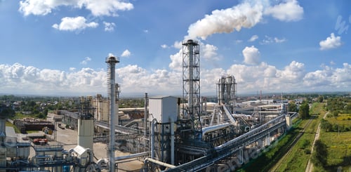 Preview: Aerial view of oil and gas refining petrochemical factory with high refinery plant