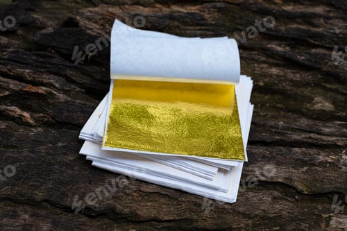 Preview: Gold leaf and empty space