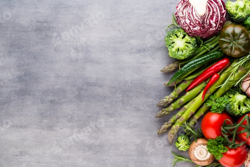 Preview: Flat lay of various colorful raw vegetables.