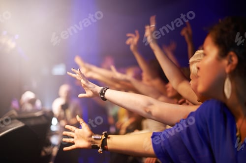Preview: Reaching out for their favourite band