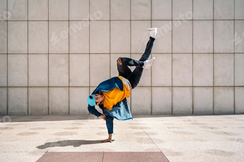 Preview: Hip Hop Dancer in the Street
