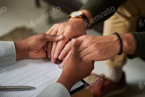 Preview: Psychotherapist supporting patient at consultation