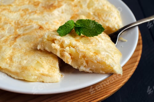Preview: Spanish omelet with potato and egg