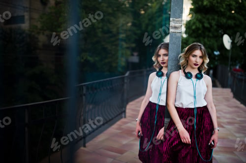 Preview: Fashionable and beautiful blonde model girl