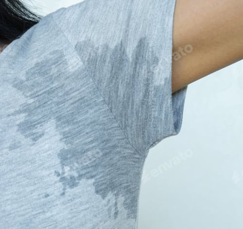 Preview: Sweat Stain on Gray T-Shirt, Close Up