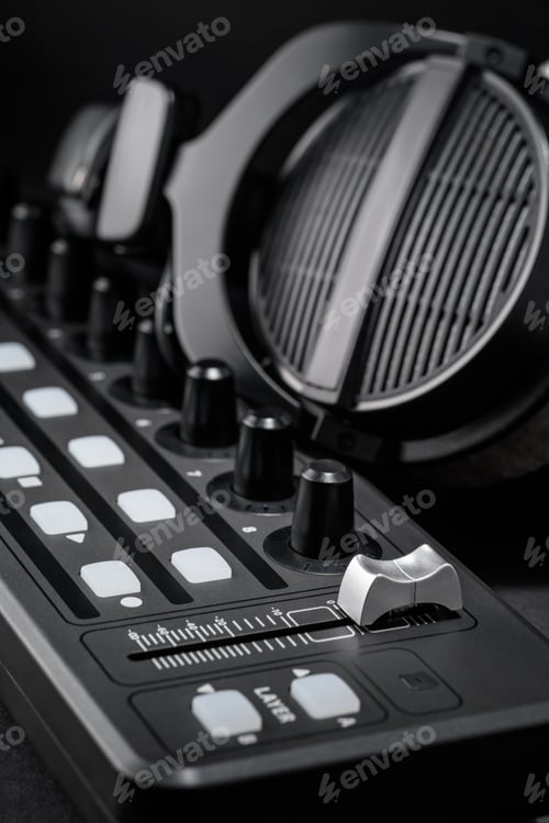 Preview: Professional MIDI controller sound mixer and headphones