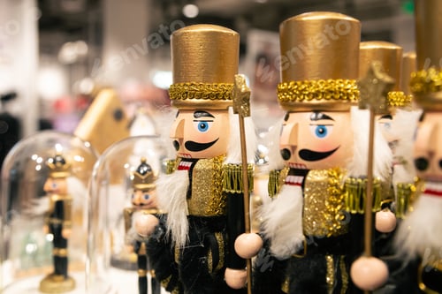Preview: Wooden toy soldiers Nutcrackers on the shop window.