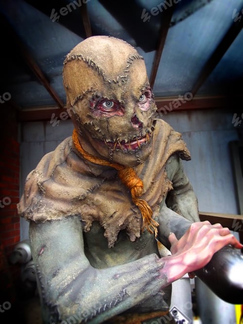 Preview: Scary zombie!