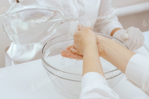 Preview: Spa Manicure in process