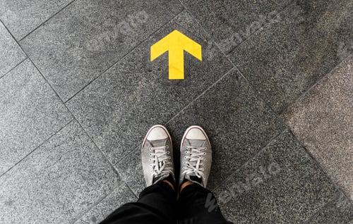 Preview: Direction arrow on the floor