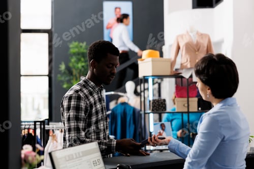 Preview: Client using credit card