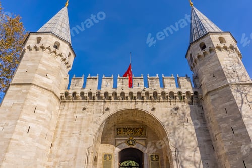 Preview: Gate of Salutation, entrance to the Second courtyard of Topkapı Palace in Istanbul, Turkey