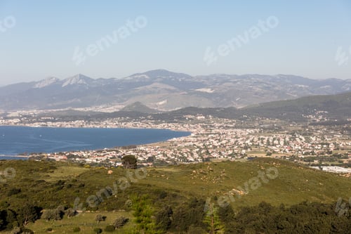 Preview: Landscape shot of a coastline
