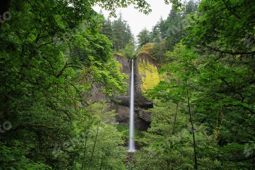 Preview: Latourell falls waterfall, Oregon