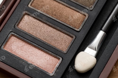Preview: Eye shadow palette in brown