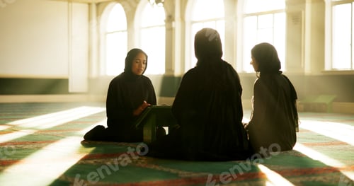 Preview: Quran, teaching or Muslim women in mosque to worship for Palestine, learning or gratitude to Allah.