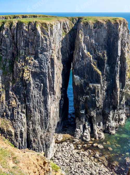 Preview: Huntsman's Leap natural arch, Wales