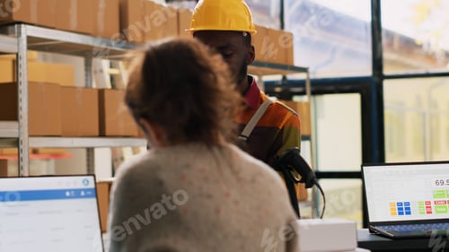 Preview: Delivery team discussing order shipment