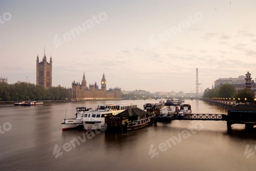 Preview: London cityscape featuring houses of parliament and thames river