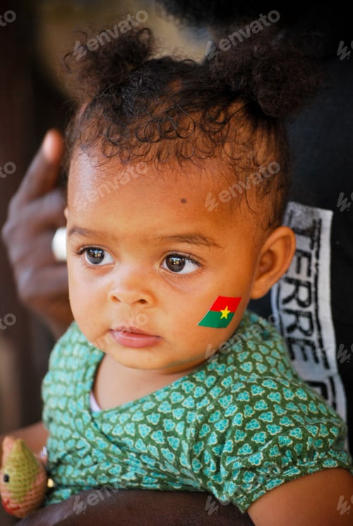 Preview: Little girl supporting het national soccer/ football team