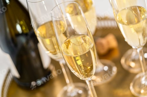 Preview: Champagne glasses