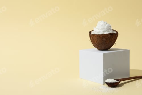 Preview: Summer dessert - ice cream, ice cream with coconut