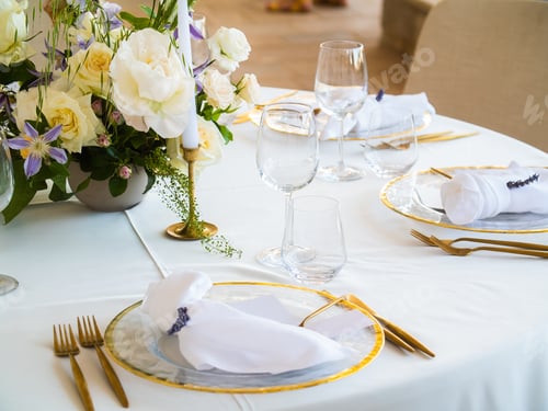 Preview: Luxury elegant wedding reception table arrangement and floral centerpiece - wedding banquet and