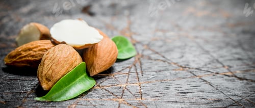Preview: Almonds with leaves.
