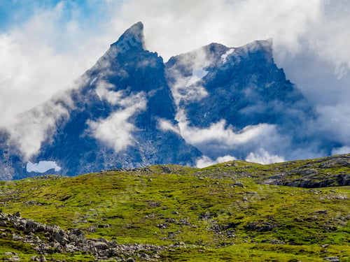 Preview: Views from Romsdalseggen trail in Norway