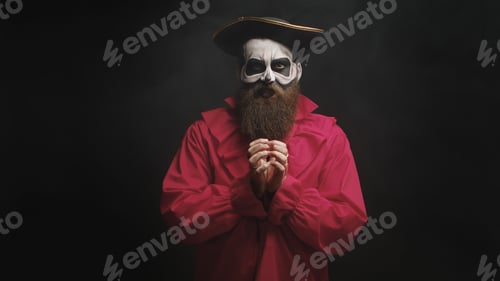 Preview: Adult man with long beard dressed up like a spooky captain