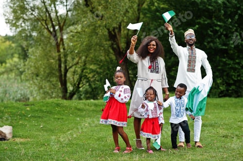 Preview: African family in traditional clothes