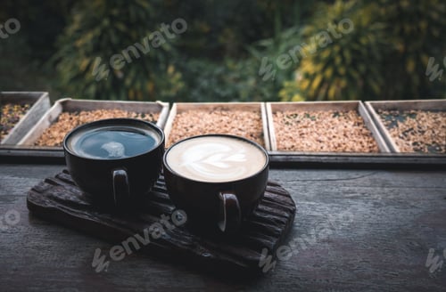Preview: Side view of hot latte coffee with latte art