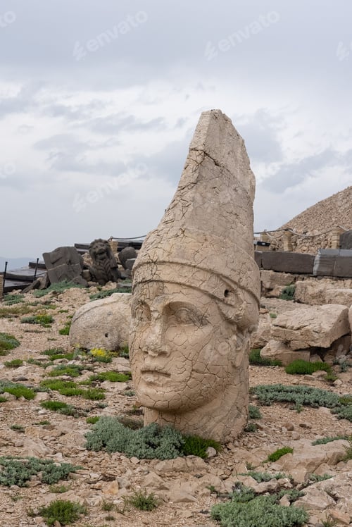 Preview: Ancient stone head at Mount Nemrut, Turkey.