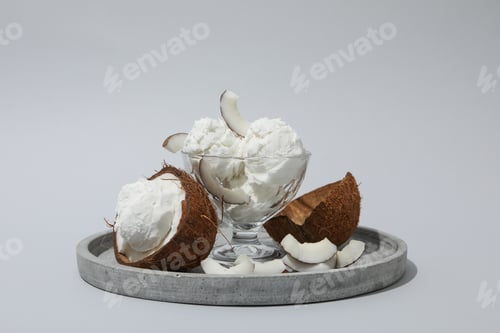 Preview: Summer dessert - ice cream, ice cream with coconut