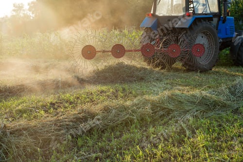 Preview: Tractor working on the farm field